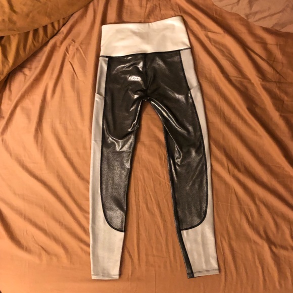 Y2K Two Piece, Sports Bra & Legging Vintage Style Metallic Rave Workout Gym Set - Picture 4 of 7